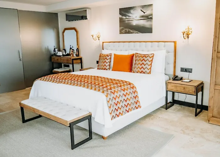 Doors Urla & فندق إزمير