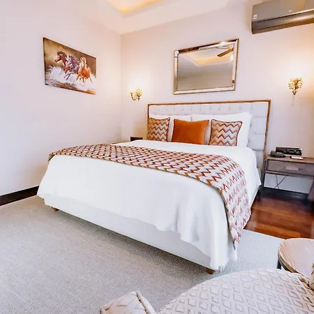Hotel Doors Urla &