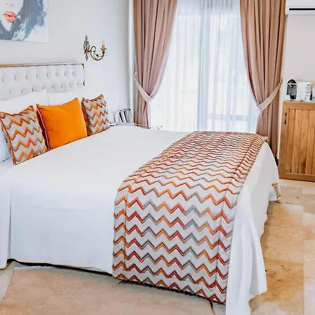 Doors Urla & Hotel