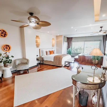 Doors Urla Hotel&bungalows *