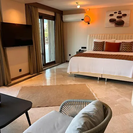 Doors Urla & Hotel