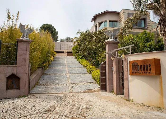 Doors Urla & Hotel