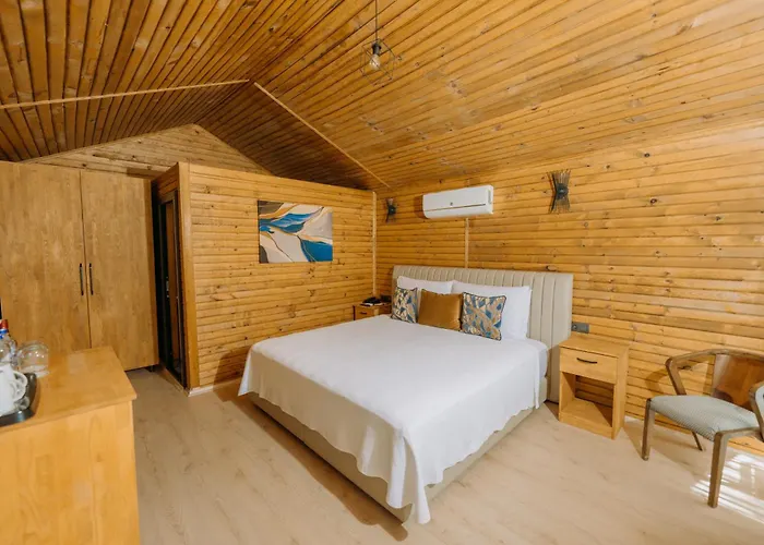 Doors Urla & Hotel *