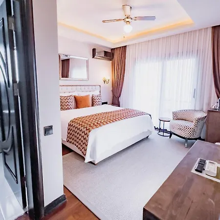 Hotel Doors Urla & *